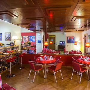 *** Couette-café Solaris Italie