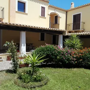 Casa Il Cortile Fiorito , Tortolì Italia
